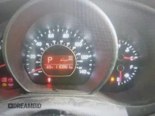 2016 Kia Soul z VIN KNDJN2A27G7389593, wystawiony jako IAAI lot #42135313 z przebiegiem 110 861 mil mil oraz . Historia ofert i sprzedaży dostępna na DreamBid. Obrazek 7.