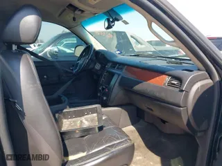 2007 GMC Yukon SLT with VIN 1GKFC13007R327382, listed as a IAAI auction lot 41691281 with 202,926 mi miles. Bid and sale history available at carsss.com. Image 5.