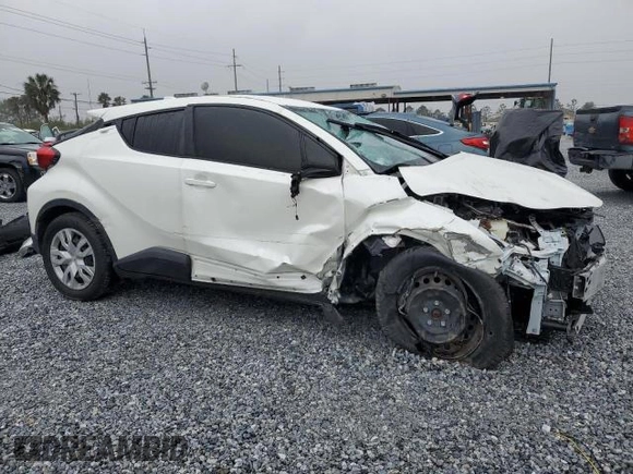 2020 Toyota C-HR LE z VIN JTNKHMBX1L1092846, wystawiony jako Copart lot #53056325 z przebiegiem 32 875 mil mil oraz Czysty tytuł • Clean title. Historia ofert i sprzedaży dostępna na DreamBid. Obrazek 4.