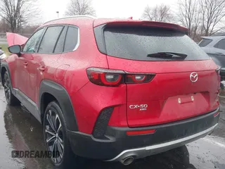 2025 Mazda CX-50 Premium z VIN 7MMVABDY3SN329439, wystawiony jako IAAI lot #41867334 z przebiegiem 3 508 mil mil oraz . Historia ofert i sprzedaży dostępna na DreamBid. Obrazek 3.