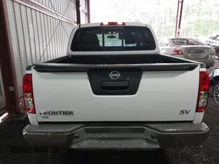 2017 Nissan Frontier SV z VIN 1N6AD0ER1HN709628, wystawiony jako IAAI lot #42076742 z przebiegiem 189 259 mil mil oraz . Historia ofert i sprzedaży dostępna na DreamBid. Obrazek 16.