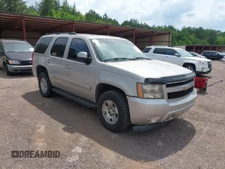 2008 Chevrolet Tahoe 1LT with VIN 1GNFK13028J100975, listed as a IAAI auction lot 42104128 with 205,625 mi miles and . Bid and sale history available at DreamBid. Image 1.