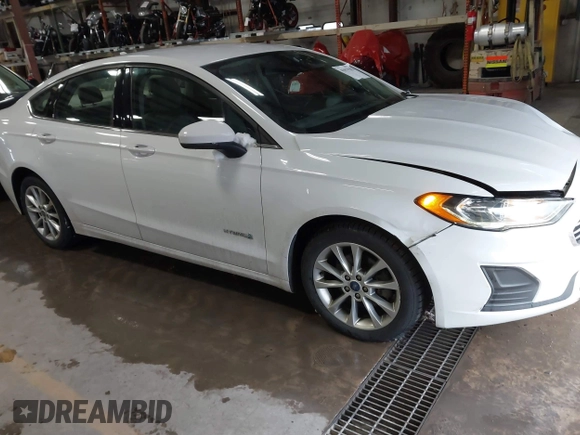 2019 Ford Fusion SE with VIN 3FA6P0LUXKR188040, listed as a IAAI auction lot 41079252 with 113,667 mi miles and . Bid and sale history available at carsss.com. Image 1.