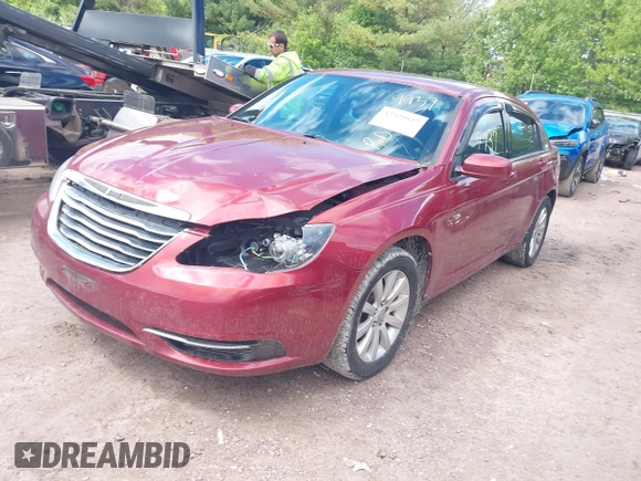 2011 Chrysler 200 Touring z VIN 1C3BC1FB4BN569474, wystawiony jako IAAI lot #42329937 z przebiegiem 160 695 mil mil oraz . Historia ofert i sprzedaży dostępna na DreamBid. Obrazek 2.