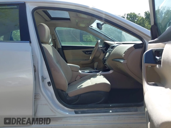 2015 Nissan Altima 2.5 S with VIN 1N4AL3AP0FC246780, listed as a IAAI auction lot 42207239 with 228,572 mi miles. Bid and sale history available at carsss.com. Image 5.
