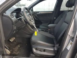 2024 Volkswagen Tiguan SE R-Line Black with VIN 3VV8B7AX4RM058996, listed as a Copart auction lot 45897525 with 9,956 mi miles and Salvage Title. Bid and sale history available at carsss.com. Image 7.