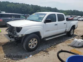 2006 Toyota Tacoma PreRunner z VIN 3TMKU72NX6M007445, wystawiony jako Copart lot #60487605 z przebiegiem 242 867 mil mil oraz Szkoda całkowita • Salvage title. Historia ofert i sprzedaży dostępna na DreamBid. Obrazek 1.