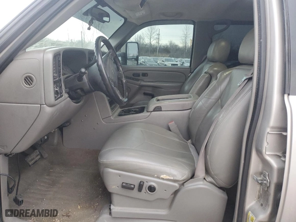 2006 Chevrolet Silverado 2500HD Work Truck with VIN 1GCHK23286F129664, listed as a Copart auction lot 88753615 with 180,940 mi miles and Salvage Title. Bid and sale history available at carsss.com. Image 7.