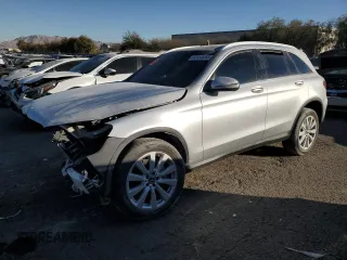 2020 Mercedes-Benz GLC 300 z VIN WDC0G8DB8LF673135, wystawiony jako Copart lot #42450965 z przebiegiem 49 643 mil mil oraz Szkoda całkowita • Salvage title. Historia ofert i sprzedaży dostępna na DreamBid. Obrazek 1.