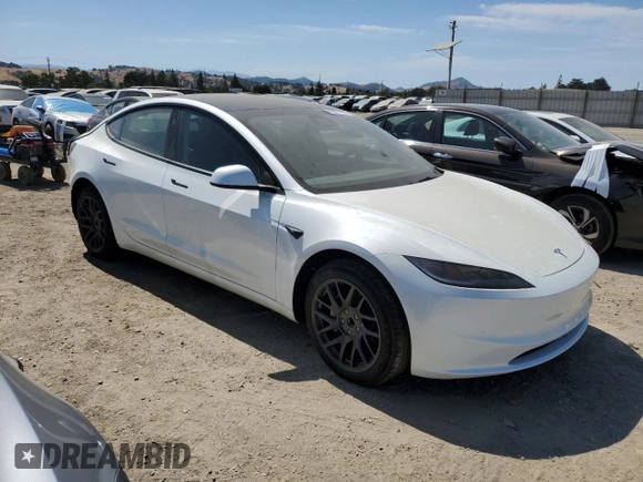 2025 Tesla Model 3 Long Range z VIN 5YJ3E1EAXSF914864, wystawiony jako Copart lot #60901055 z przebiegiem 4 174 mil mil oraz Szkoda całkowita • Salvage title. Historia ofert i sprzedaży dostępna na DreamBid. Obrazek 4.