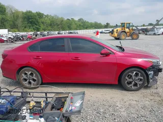 2021 Kia Forte LXS z VIN 3KPF24AD2ME361269, wystawiony jako IAAI lot #42031744 z przebiegiem 100 000 mil mil oraz . Historia ofert i sprzedaży dostępna na DreamBid. Obrazek 13.