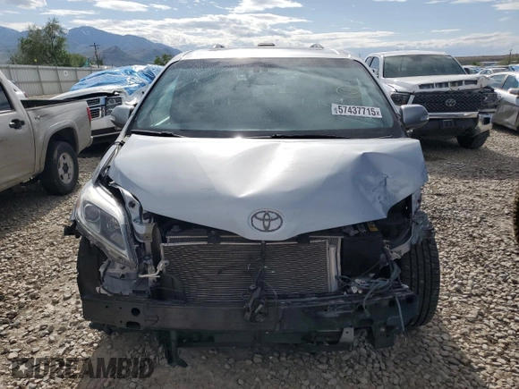 2015 Toyota Sienna Limited z VIN 5TDDK3DC5FS127754, wystawiony jako Copart lot #57437715 z przebiegiem 99 496 mil mil oraz Szkoda całkowita • Salvage title. Historia ofert i sprzedaży dostępna na DreamBid. Obrazek 5.