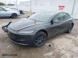 2025 Tesla Model 3 Long Range with VIN 5YJ3E1EA6SF885539, listed as a IAAI auction lot 41377499 with 4,362 mi miles. Bid and sale history available at carsss.com. Image 2.
