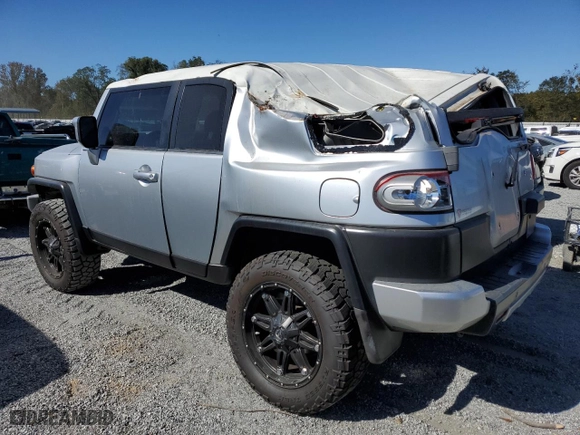 2008 Toyota FJ Cruiser with VIN JTEBU11F680107017, listed as a Copart auction lot 75185604 with 199,816 mi miles and Salvage Title. Bid and sale history available at carsss.com. Image 2.