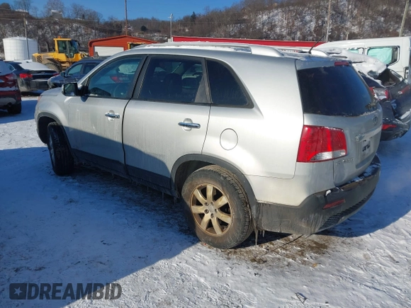 2013 Kia Sorento LX with VIN 5XYKTDA20DG385289, listed as a IAAI auction lot 41370458 with 107,216 mi miles and . Bid and sale history available at DreamBid. Image 3.