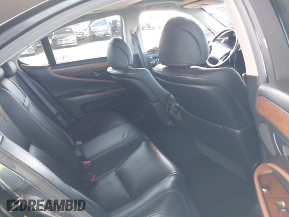 2011 Lexus LS 460 z VIN JTHBL5EF0B5108018, wystawiony jako IAAI lot #42066810 z przebiegiem 139 768 mil mil oraz . Historia ofert i sprzedaży dostępna na DreamBid. Obrazek 8.