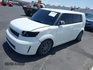 2008 Scion xB z VIN JTLKE50E181046191, wystawiony jako IAAI lot #42261389 z przebiegiem 138 745 mil mil oraz . Historia ofert i sprzedaży dostępna na DreamBid. Obrazek 2.