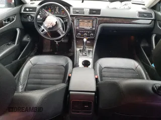 2015 Volkswagen Passat SEL Premium z VIN 1VWCV7A33FC013698, wystawiony jako Copart lot #53376915 z przebiegiem 86 831 mil mil oraz Szkody całkowita. Historia ofert i sprzedaży dostępna na DreamBid. Obrazek 8.