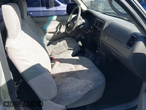 2001 Toyota Tacoma z VIN 5TENL42N81Z813696, wystawiony jako IAAI lot #41799036 z przebiegiem 317 479 mil mil oraz . Historia ofert i sprzedaży dostępna na DreamBid. Obrazek 5.