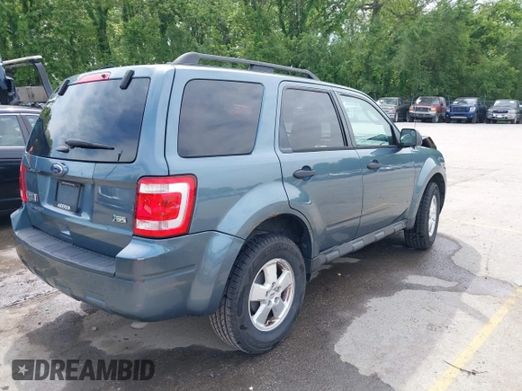 2012 Ford Escape XLT z VIN 1FMCU9DG7CKB91272, wystawiony jako IAAI lot #42168619 z przebiegiem 119 011 mil mil oraz . Historia ofert i sprzedaży dostępna na DreamBid. Obrazek 4.