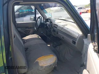 1995 Ford F-150 with VIN 1FTDF15Y7SLA46995, listed as a IAAI auction lot 42474401 with 185,910 mi miles and . Bid and sale history available at DreamBid. Image 5.
