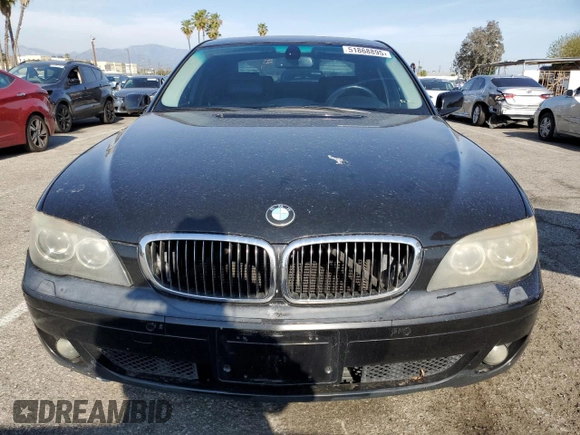 2007 BMW 7 Series 750i z VIN WBAHL83567DT09276, wystawiony jako Copart lot #51868895 z przebiegiem 150 744 mil mil oraz Czysty tytuł • Clean title. Historia ofert i sprzedaży dostępna na DreamBid. Obrazek 5.