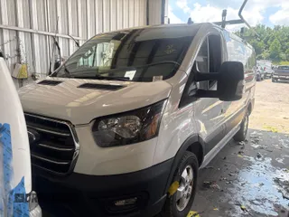 2020 Ford Transit z VIN 1FTBR1YG6LKA35821, wystawiony jako IAAI lot #42727394 z przebiegiem 86 896 mil mil oraz . Historia ofert i sprzedaży dostępna na DreamBid. Obrazek 17.