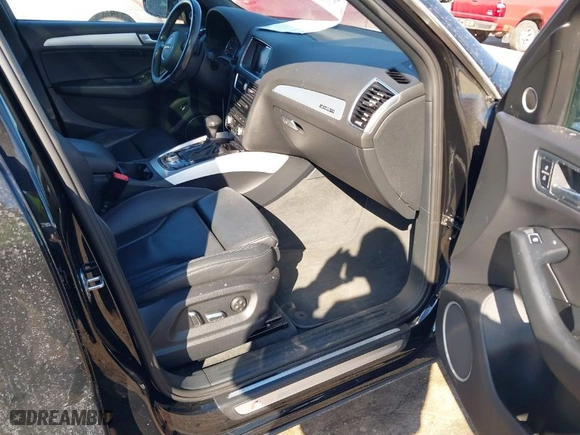 2017 Audi Q5 Premium Plus with VIN WA1M2AFP2HA030476, listed as a IAAI auction lot 41646804 with 73,111 mi miles. Bid and sale history available at carsss.com. Image 5.