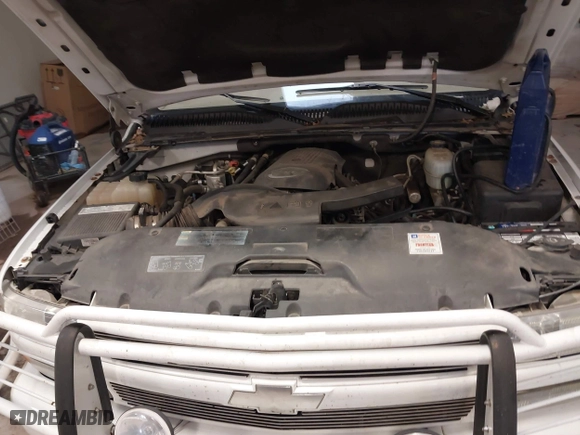 2005 Chevrolet Tahoe Z71 with VIN 1GNEC13TX5R173365, listed as a IAAI auction lot 41630555 with 188,675 mi miles. Bid and sale history available at carsss.com. Image 10.