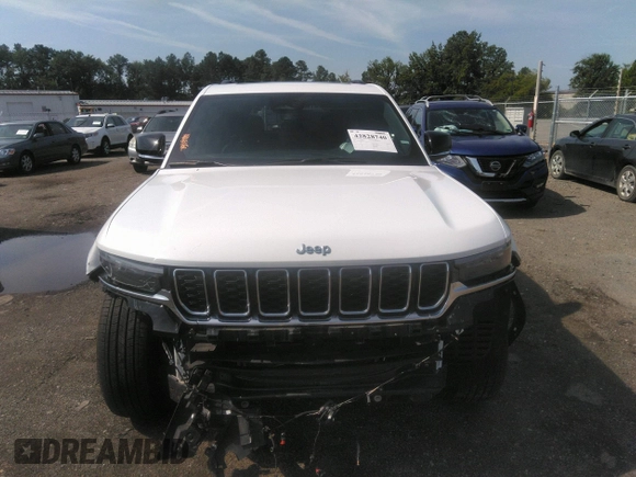 2024 Jeep Grand Cherokee z VIN 1C4RJYB60R8520976, wystawiony jako IAAI lot #42828740 z przebiegiem 33 845 mil mil oraz . Historia ofert i sprzedaży dostępna na DreamBid. Obrazek 12.