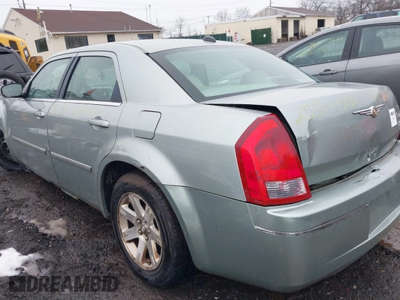2006 Chrysler 300 Touring with VIN 2C3KA53GX6H134065, listed as a IAAI auction lot 41584131 with Not Provided miles. Bid and sale history available at carsss.com. Image 3.