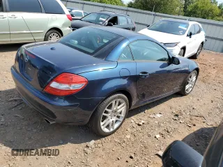 2007 Mercedes-Benz SLK-Class 3.0L with VIN WDBWK54F17F147014, listed as a Copart auction lot 70086814 with 106,197 mi miles and Clean Title. Bid and sale history available at carsss.com. Image 3.