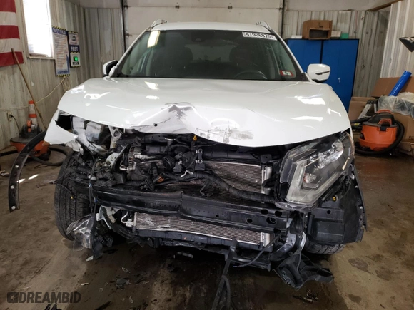 2020 Nissan Rogue SV with VIN KNMAT2MT8LP519899, listed as a Copart auction lot 47006875 with 157,461 mi miles and Salvage Title. Bid and sale history available at carsss.com. Image 5.