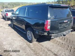 2019 GMC Yukon XL SLT with VIN 1GKS1GKC7KR366062, listed as a IAAI auction lot 41485559 with 86,290 mi miles. Bid and sale history available at carsss.com. Image 3.
