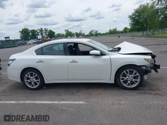 2014 Nissan Maxima S z VIN 1N4AA5AP3EC906150, wystawiony jako IAAI lot #42327100 z przebiegiem 97 366 mil mil oraz . Historia ofert i sprzedaży dostępna na DreamBid. Obrazek 13.