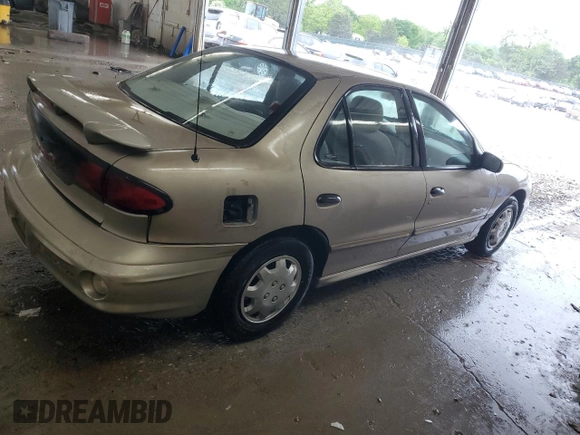 2002 Pontiac Sunfire SE z VIN 1G2JB524627155677, wystawiony jako Copart lot #55771625 z przebiegiem 169 305 mil mil oraz Szkoda całkowita • Salvage title. Historia ofert i sprzedaży dostępna na DreamBid. Obrazek 3.