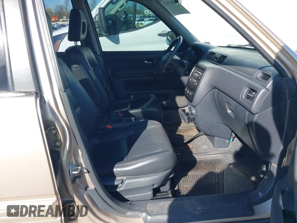 2001 Honda CR-V SE with VIN JHLRD18761S029899, listed as a IAAI auction lot 40825937 with 190,701 mi miles. Bid and sale history available at carsss.com. Image 5.