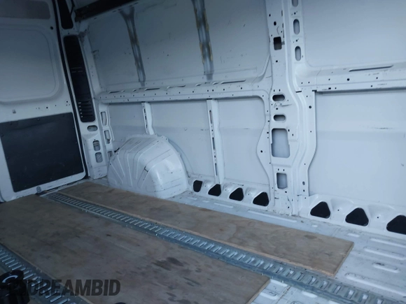 2015 Ram ProMaster Cargo z VIN 3C6TRVDG5FE520998, wystawiony jako IAAI lot #42041239 z przebiegiem 203 263 mil mil oraz . Historia ofert i sprzedaży dostępna na DreamBid. Obrazek 8.