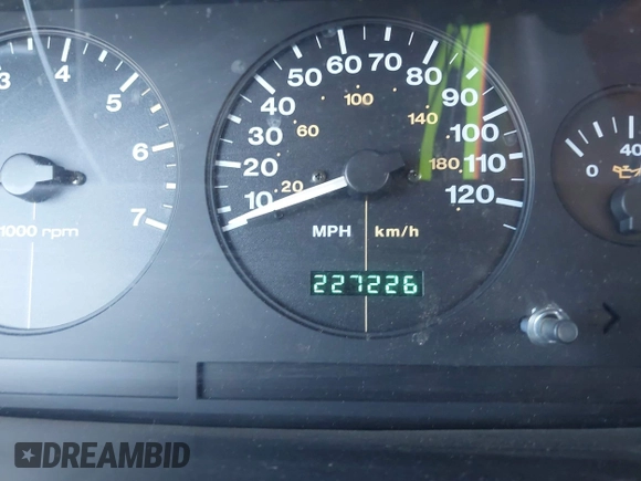 1997 Jeep Grand Cherokee Limited z VIN 1J4GZ78Y3VC683674, wystawiony jako IAAI lot #42331984 z przebiegiem 227 226 mil mil oraz . Historia ofert i sprzedaży dostępna na DreamBid. Obrazek 15.