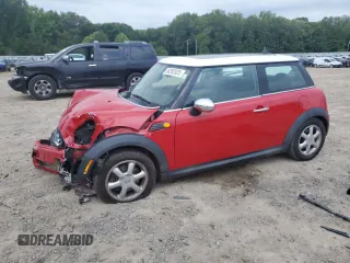 2009 MINI Hardtop z VIN WMWMF33569TW79600, wystawiony jako Copart lot #58392825 z przebiegiem 121 371 mil mil oraz Czysty tytuł • Clean title. Historia ofert i sprzedaży dostępna na DreamBid. Obrazek 1.