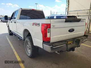 2019 Ford F-250 XL with VIN 1FT7W2B65KEE40165, listed as a IAAI auction lot 42727924 with 182,010 mi miles and . Bid and sale history available at DreamBid. Image 17.