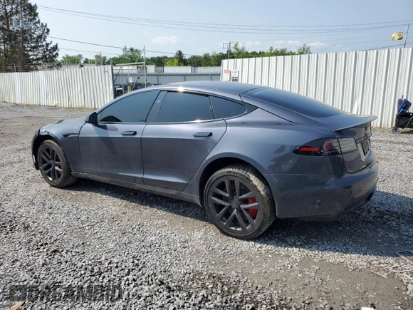2023 Tesla Model S Plaid z VIN 5YJSA1E61PF518977, wystawiony jako Copart lot #60391625 z przebiegiem Nie podano mil oraz Szkoda całkowita • Salvage title. Historia ofert i sprzedaży dostępna na DreamBid. Obrazek 2.