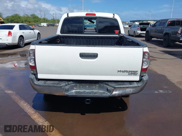 2014 Toyota Tacoma PreRunner with VIN 5TFJX4GN4EX032845, listed as a IAAI auction lot 41915723 with 163,978 mi miles and . Bid and sale history available at DreamBid. Image 17.