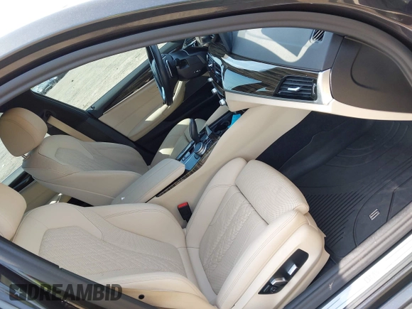 2021 BMW 5 Series 530i xDrive с VIN WBA13BJ04MCF43555, выставлен на аукционе IAAI как лот 42169253 с пробегом 43 501 миль миль и . История ставок и продаж доступна на DreamBid. Изображение 5.