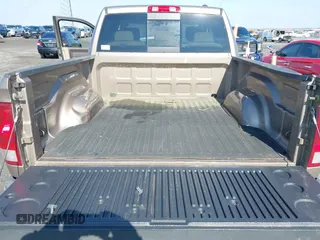 2010 Dodge 1500 SLT z VIN 1D7RV1CT7AS229291, wystawiony jako IAAI lot #41566144 z przebiegiem 130 639 mil mil oraz . Historia ofert i sprzedaży dostępna na DreamBid. Obrazek 17.