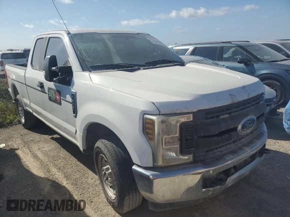 2019 Ford F-250 XL with VIN 1FT7X2A6XKED16231, listed as a Copart auction lot 41452505 with 107,277 mi miles and Non repairable. Bid and sale history available at DreamBid. Image 4.