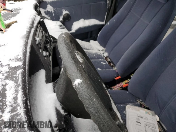 1991 Saab 900 z VIN YS3AK45E3M7000204, wystawiony jako Copart lot #43569965 z przebiegiem 344 784 mil mil oraz Szkoda całkowita • Salvage title. Historia ofert i sprzedaży dostępna na DreamBid. Obrazek 7.