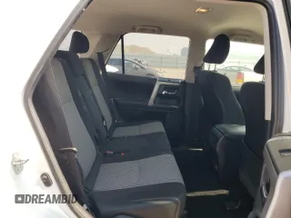 2022 Toyota 4Runner SR5 z VIN JTEMU5JR3N6023532, wystawiony jako Copart lot #63680825 z przebiegiem 83 672 mil mil oraz Szkoda całkowita • Salvage title. Historia ofert i sprzedaży dostępna na DreamBid. Obrazek 11.