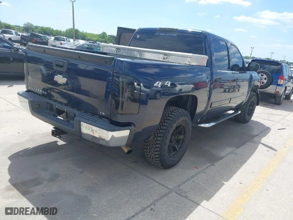2008 Chevrolet Silverado 1500 LT w/1LT with VIN 2GCEK13C181173196, listed as a IAAI auction lot 41954657 with 212,388 mi miles. Bid and sale history available at carsss.com. Image 4.
