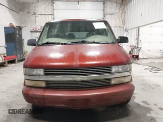 1998 Chevrolet Astro with VIN 1GNEL19W3WB115660, listed as a IAAI auction lot 42141028 with 95,538 mi miles. Bid and sale history available at carsss.com. Image 12.